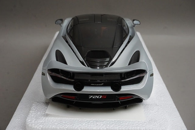 1:18 AUTOart 76071 McLaren 720s Metallic White model car