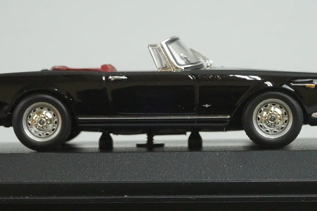 1:43 MINICHAMPS 400120630 Alfa Romeo 2600 Spider 1964 Black model car