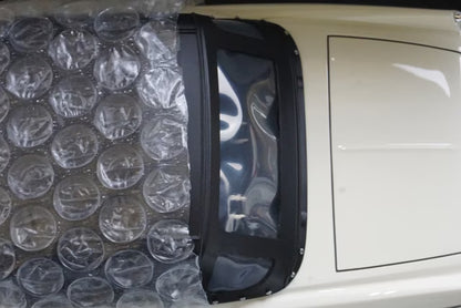 1:18 ignition model IG2708 Nissan Datsun Fairlady 2000 (SR311) White with U20 engine