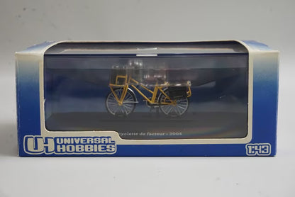 1:32 Universal Hobbies E5622 Postman's Bicycle 2004