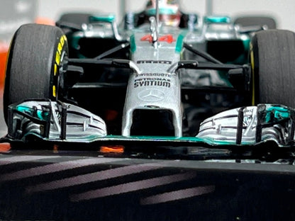 1:43 MINICHAMPS 436140044 Mercedes AMG Petronas F1 Team W05 L. Hamilton 2014 World Champion #44