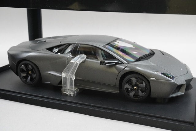1:18 AUTOart 74591 Lamborghini Reventon Gray model car