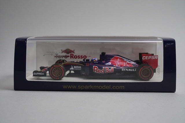 1:43 SPARK S4618 Scuderia Toro Rosso STR10 Malaysia GP 2015 #33 M.Verstappen model car
