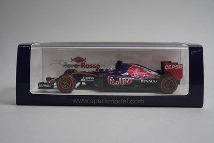 1:43 SPARK S4618 Scuderia Toro Rosso STR10 Malaysia GP 2015 #33 M.Verstappen model car