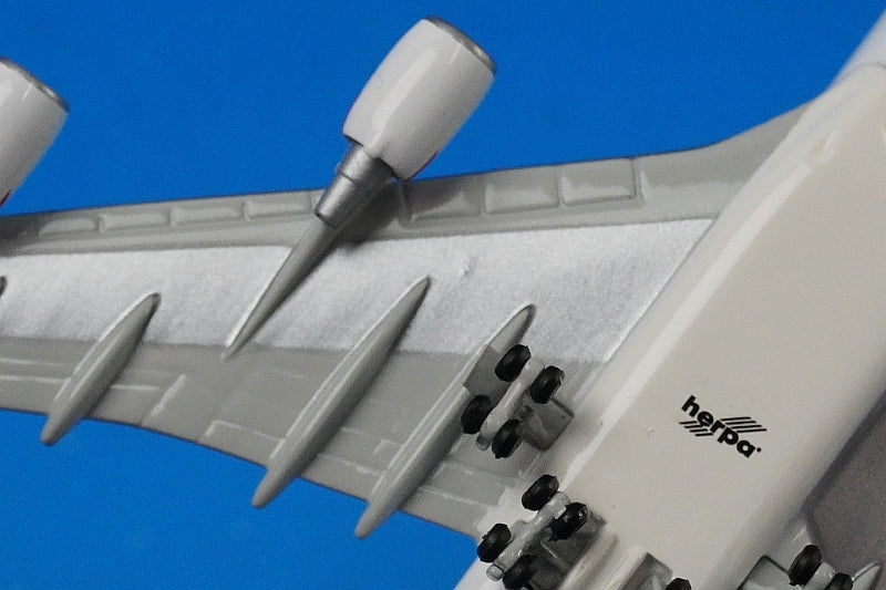 1:500 B747-400 Qantas F1 Australian Grand Prix 2011 VH-OEB 518635 Herpa airplane model