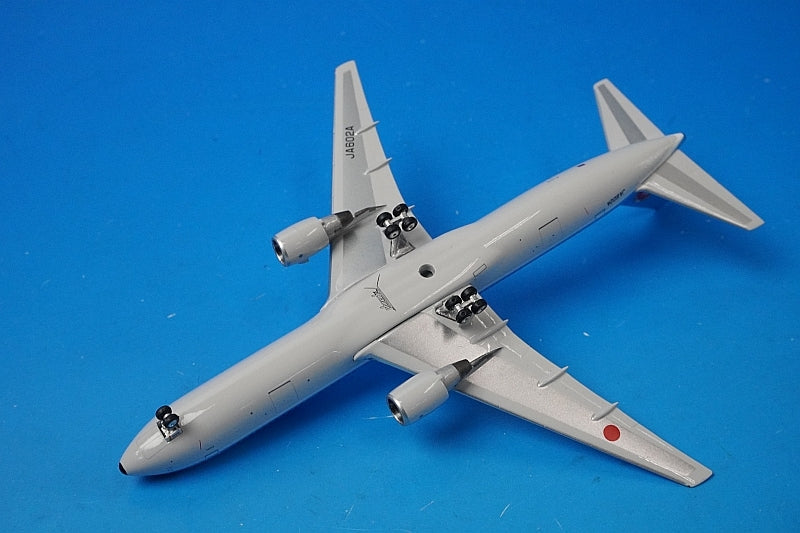 1:400 B767-300 ANA Mohawk livery JA602A 10370 Phoenix airplane model