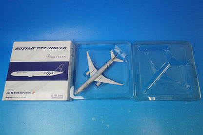 1:400 B777-300/ER Air France SkyTeam F-GZNE [10334] Phoenix airplane model
