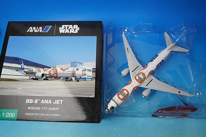 1:200 B777-300ER ANA STAR WARS Star Wars BB-8 JA789A NH20094 ANA airplane model