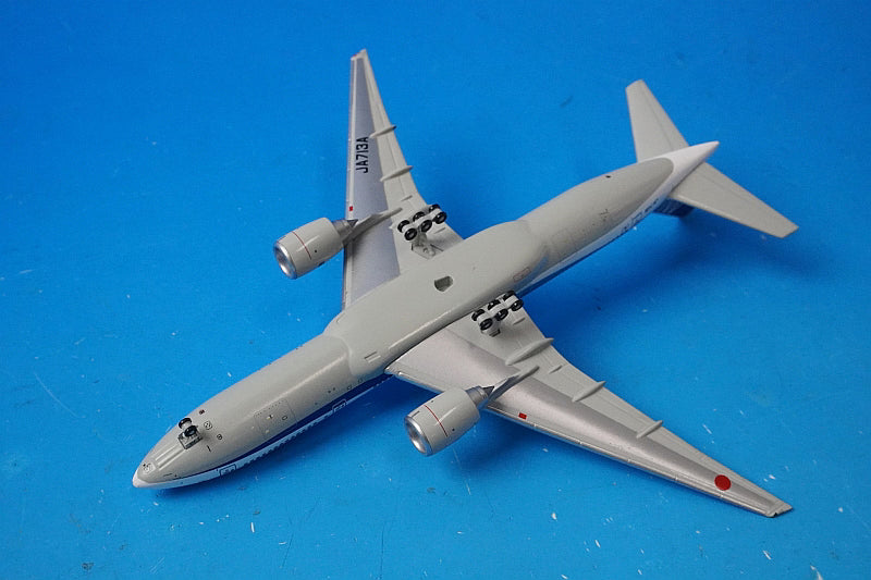 1:400 B777-200 ANA JA713A NH40022 ANA airplane model