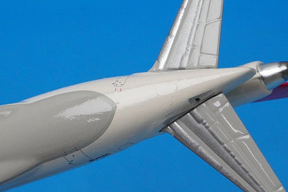 1:400 MD-11 JAL Arc Paint JA8582 10053 Phoenix airplane model