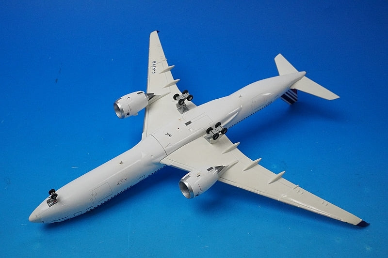 1:200 A350-900 Air France F-HTYB 559980 Herpa airplane model