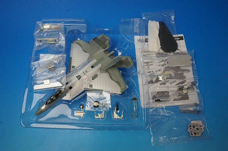 1:72 F-22 Raptor 422nd Test and Evaluation Squadron Chrome Paint HA2823 Hobby Master airplane model