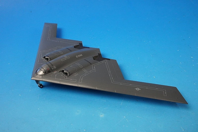 1:200 B-2A U.S. Air Force 509th Bomb Wing 13th Bomb Squadron Spirit of New York 556019 Herpa airplane model