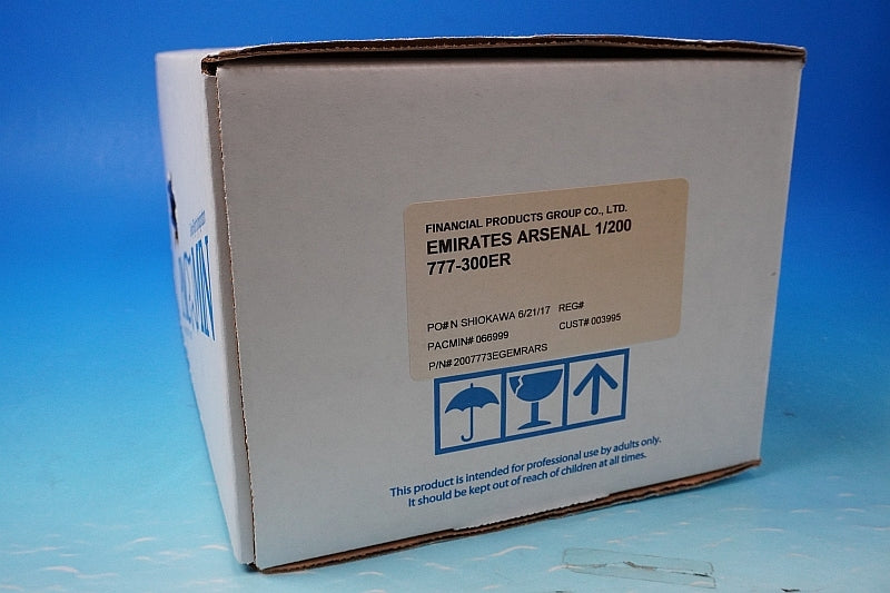 1:200 B777-300ER Emirates A6-EPM Pacmin airplane model