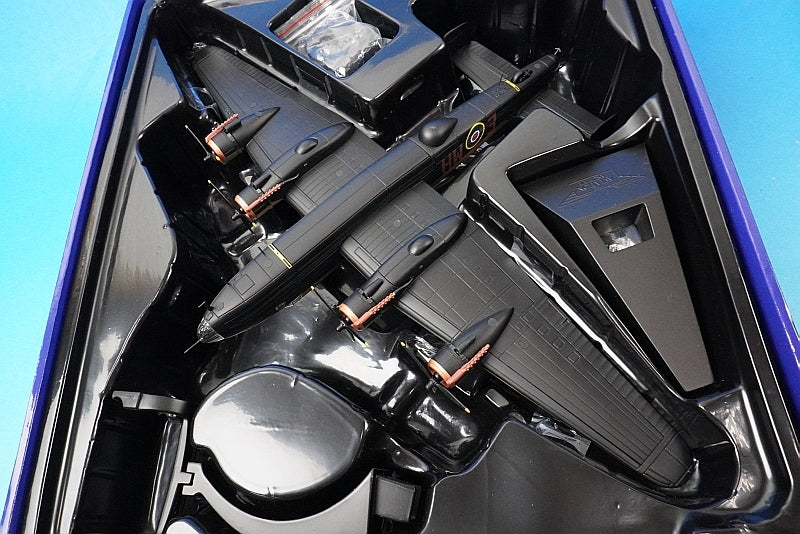 1:72 Handley Page Halifax B.III Royal Air Force Lv937/MH-E EXPENSIVE BABE AA37209 Corgi