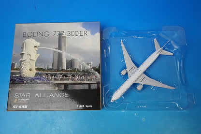 1:400 B777-300ER Singapore Star Alliance White 9V-SWM 04269 Phoenix airplane model
