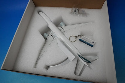 1:200 B777-300ER Cathay Pacific Oneworld B-KQN WB-777-3-015 JFox Models  airplane model