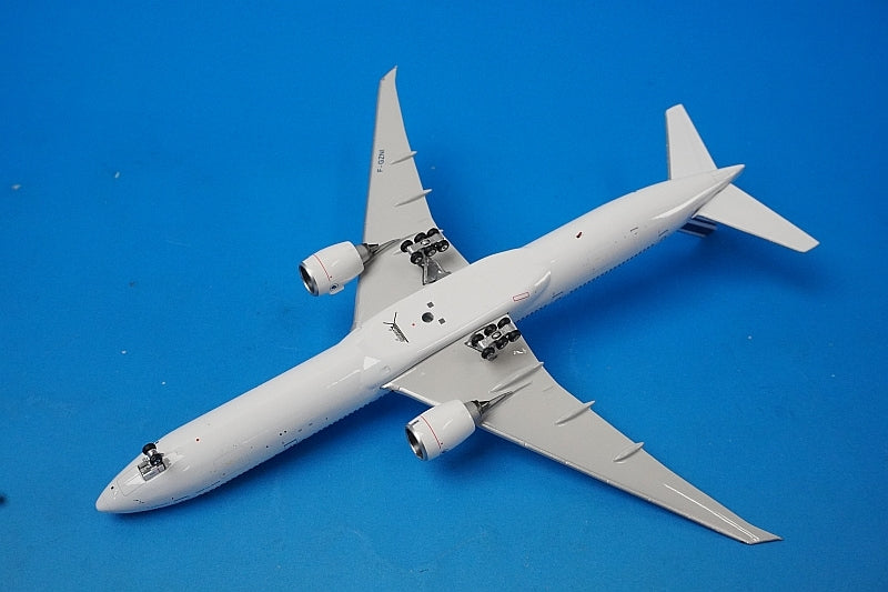 1:400 B777-300ER Air France F-GZNI 11134 Phoenix airplane model