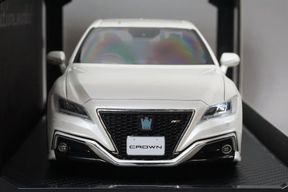 1:18 ignition model IG1677 Toyota Crown (220) 3.5L RS Advance White