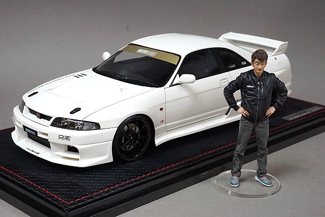 1:18 ignition model IG1924 TOP SECRET GT-R (BCNR33) White w/Figure