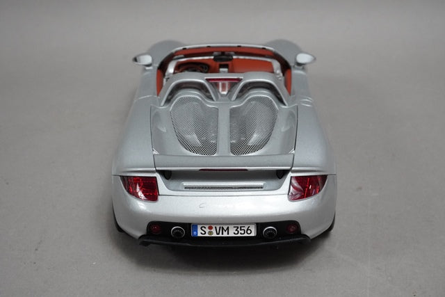 1:18 AUTOart 78041 Porsche Carrera GT Silver