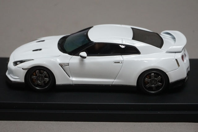 1:43 HPI 8414 Nissan GT-R (R35) NISMO Clubsport White