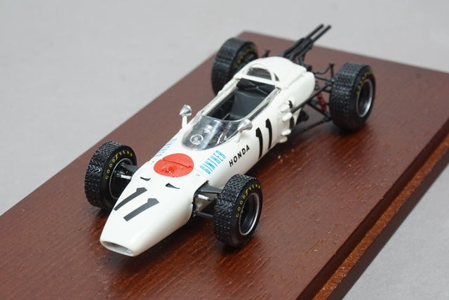 1:43 HPI 8300 Honda F1 RA272 1965 Mexico #11 Richie Ginther