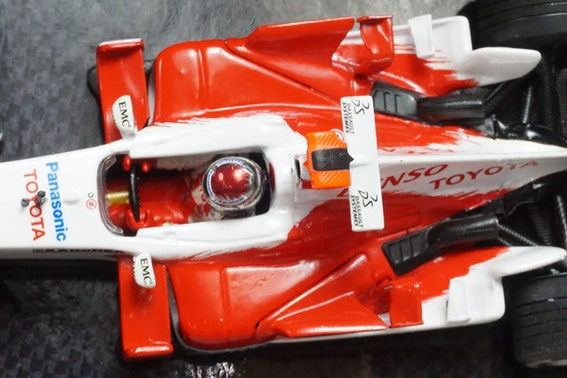 1:43 MINICHAMPS 403050116 Kyosho Panasonic Toyota Racing TF105 J. Trulli #16