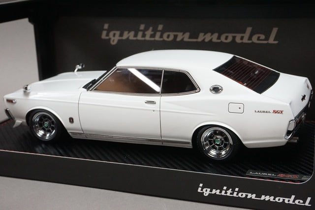 1:18 ignition model IG2403 Nissan Laurel 2000SGX (C130) White