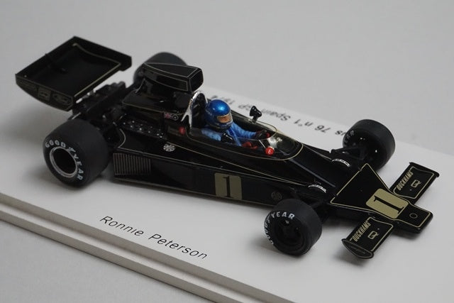 1:43 SPARK S1769 Lotus 76 Spain GP 1974 #1 JPS model car