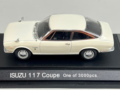 1:43 EBBRO 43400 Isuzu 117 Coupe Ivory