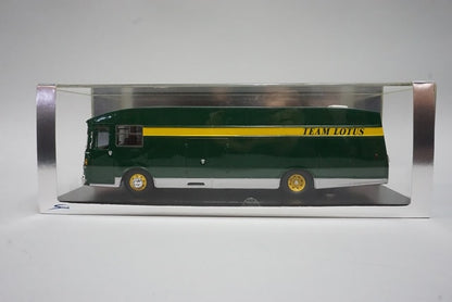 1:43 SPARK S0287 Lotus Transporter 1967 model car