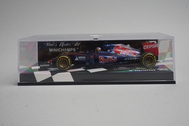 1:43 MINICHAMPS 417150033 Scuderia Toro Rosso Renault STR10 2015 #33 model car