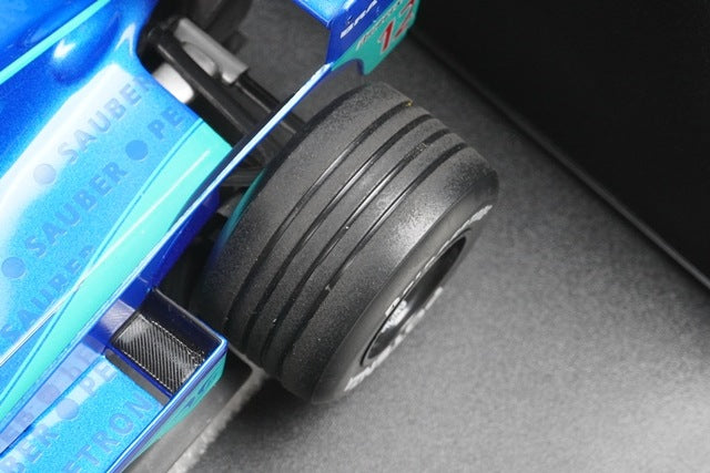 1:18 MINICHAMPS 180990012 Red Bull Sauber Petronas C18 1999 #12 P. Diniz model car