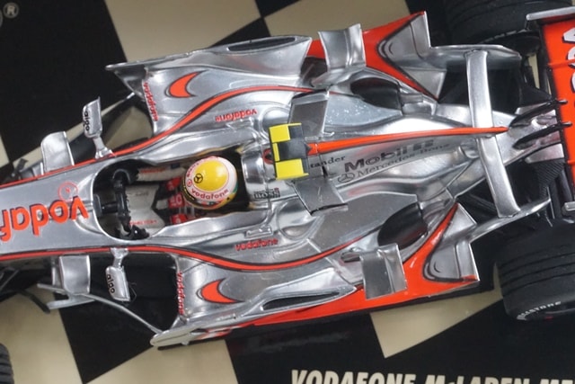 1:43 MINICHAMPS 530074322 Vodafone McLaren Mercedes MP4-22 2007 #2 L. Hamilton model car
