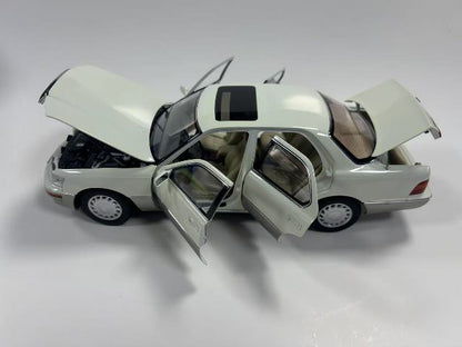 [ Pre-order ] 8230811W XiaoGuang MODEL 1:18 Lexus LS400 1993 White