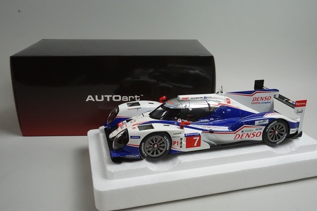 1:18 AUTOart 81415 Toyota TS040 Hybrid Le Mans 2014 #7 model car