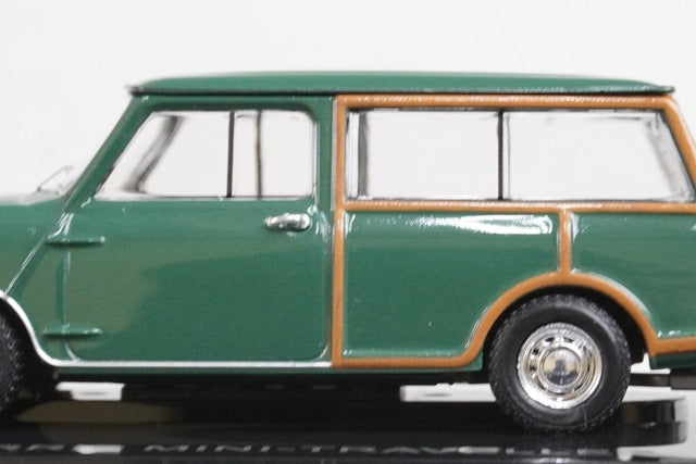 1:43 EBBRO 44501 Morris Mini Traveller Green model car