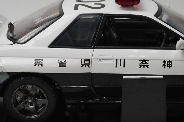 1:18 KYOSHO 08366A Nissan Skyline GT-R Police #502 model car