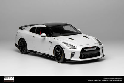 [ Pre-order ] M83518 MOTORHELIX 1:18 Nissan GT-R (R35) Track Edition Engineered By NISMO T-Spec 2022 Brilliant White Pearl