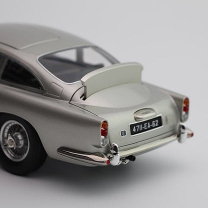 8251033 XiaoGuang MODEL 1:18 Aston Martin DB5 007 / Goldfinger Bond Car model car