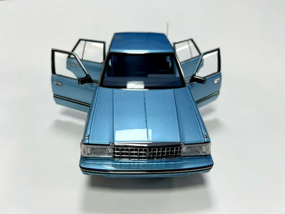 [ Pre-order ] 8251121LB XiaoGuang MODEL 1:18 Toyota Crown MS122 Light Blue