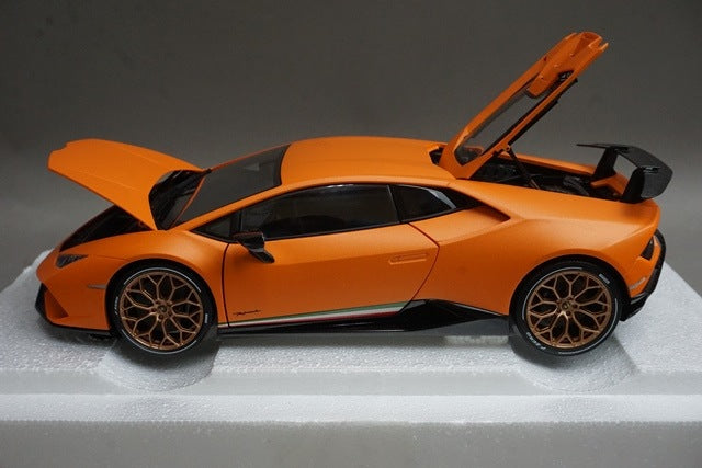 1:18 AUTOart 79152 Lamborghini Huracan Performante Matte Orange model car