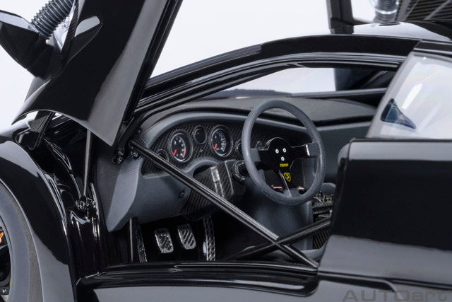 [ Pre-order ] 79137 AUTOart 1:18 Lamborghini Diablo GTR (Black)