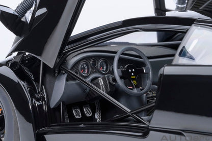 [ Pre-order ] 79137 AUTOart 1:18 Lamborghini Diablo GTR (Black)