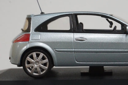 1:43 Universal Hobbies E2051 Renault Sport Megane Metallic Silver