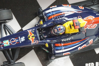 1:43 MINICHAMPS 410110301 Red Bull Racing Renault RB7 Japanese GP 2011 #1 model car