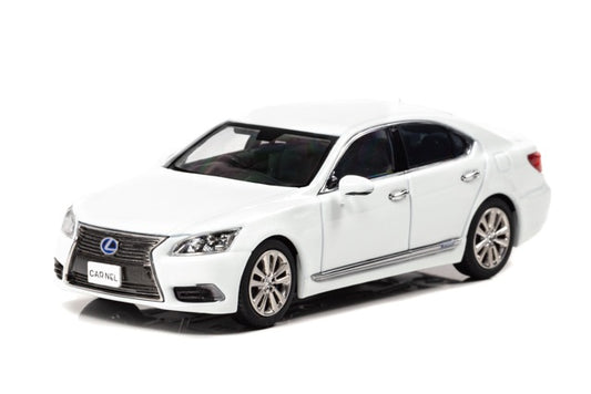 [ Back-order ] CAR-NEL CN431401 1:43 Lexus LS600h VersionL (UVF45) 2014 White Pearl Crystal Shine