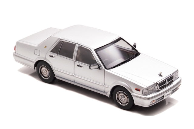 [ Back-order ] CAR-NEL CN439808 1:43 Nissan Gloria Brougham VIP (PAY31) 1998 Platinum Silver Metallic