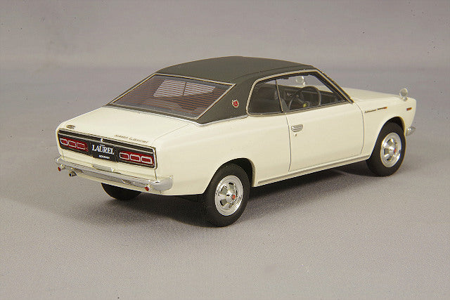 [ Back-order ] ENIF ENIF0053 1:43 Nissan Laurel 2000GX 2door hardtop 1970 Irvine White leather top